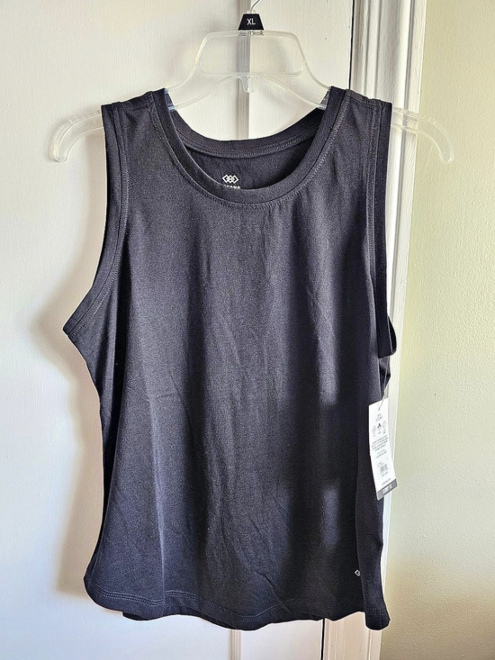 LEG3ND Flowy Fit Tank Top in Black Size Small NWT
